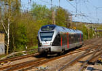 Der ET 22 2104 (94 80 0426 103-8 D-ABRN / 94 80 0826 103-4 D-ABRN), ex ET 22 004, ein 2-teiliger Stadler Flirt der Abellio Rail NRW erreicht am 20.04.2018, als RB 91  Ruhr-Sieg-Bahn  (Hagen - Siegen),