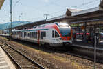 Der dreiteilige Stadler FLRIT 303 (94 80 0427 151-6 D-VIAS / 94 80 0827 151-2 D-VIAS / 94 80 0427 651-5 D-VIAS) der VIAS Rail GmbH (Michelstadt) am 17 Juni 2013, als „RheingauLinie“ SE10 von Frankfurt (Main) Hbf über Wiesbaden und Koblenz nach Neuwied, im Hauptbahnhof Koblenz.

Der dreiteilige FLRIT wurde 2010 von der Stadler Pankow GmbH in Berlin-Pankow gebaut und an die Deutsche Mobilien Leasing in Bad Homburg geliefert die der eigentliche Eigentümer ist und den Triebzug an die VIAS vermietet.