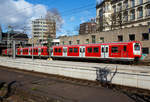   Zwei gekuppelte ET 472/473 der S-Bahn Hamburg verlassen am 19.03.2019 den Hauptbahnhof Hamburg.