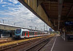 Zum Vergleich zu den langen 5-teiligen FLIRT³ XL der BR 3429, hier ein normaler (kurzer) 5-teiliger FLIRT³ der BR 1429. 
Zwei gekuppelte fünfteilige Stadler FLIRT³ der ZV VRR Eigenbetrieb Fahrzeuge und Infrastruktur (Essen) und durch die 	VIAS Rail GmbH betriebene haben am 24 Juni 2025 den Hauptbahnhof Oberhausen erreicht. 

Die beiden FLIRT fahren als RE 19 „Rhein-IJssel-Express“ (Düsseldorf – Oberhausen – Wesel, dort mit Flügelung nach Bocholt bzw. via Emmerich nach Arnheim). Der vordere Zug (hier im Bild rechts), der ET 25 2201 (94 80 1429 008-4 D-VIASR etc.) ein Einsystem-FLIRT fährt nur bis Emmerich. Eigentlich sollte dieser bis Arnhem fahren, aber wegen Fahrzeugmangel an MS – Mehrsystem FLIRT (geführt als ET 25 23xx / BR 2429) war es diese Tage nicht möglich. So fuhren wir auch mit einem ICE 3neo – Velaro MS der BR 408 direkt bis Utrecht. 

Der hintere Zug (hier im Bild links im Vordergrund), ET 25 2204 (94 80 1429 011-8 D-VIASR etc.) fährt, nach dem Flügeln in Wesel, dann nach Bocholt. 

Diese Stadler FLIRT³ sind Eigentum der ZV VRR Eigenbetrieb Fahrzeuge und Infrastruktur (Essen) und werden für die Verkehrsleistung der VIAS Rail GmbH zur Verfügung gestellt.

Stadler FLIRT 3, fünfteilig, der Baureihe 429:
Die Fahrzeuge der BR 1429 vom Typ STADLER Flirt³ sind nur 90.800 mm, anstatt der 106.200 mm in der XL-Ausführung. Zudem haben diese nur 7 Türen pro Fahrzeugseite. Der FLIRT verfügt über eine hohe Antriebsleistung (2.720 kW) und eine maximale Geschwindigkeit von 160 km/h. Die 5-Teiler haben 259 Sitzplätze, davon 32 in der 1. Klasse und 227 in der 2. Klasse.
