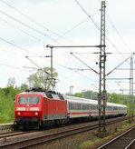 120 114-4 mit dem IC 1981(Flensburg-München Hbf)beim Halt in Schleswig.