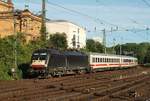 MRCE/DB 182 570-2(ex ES 64U2-038)ES 64 U2-070 mit dem IC Königsee bei der Einfahrt in den Hamburger Hbf.