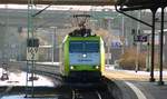 185 542-6 (Captrain) rollte Solo durch den Harburger Bahnhof.