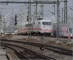 Grau in Grau. ICE 1 auf dem Weg nach Deutschland. Verbindungsbahnbr�cke Basel, M�rz 2019.