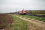 101 066-9  Einziganders  erreicht Treuchtlingen mit dem IC2083/85 Hamburg Altona - Berchetesgarden/Obersdorf.