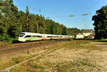 411 073-0  Halle  als ICE90 Wien - Würzburg  Donauwalzer  bei Ochenbruck.