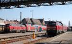 DB 218 406-7 mit RE nach Stuttgart und 218 427-3 mit RE, Lindau Hbf 27.03.2017