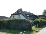 (254'638) - Schilfdachhaus am 2.