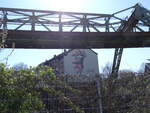 (273'536) - Hauswand mit Friedrich Engels-Figur am 3. April 2025 in Wuppertal
