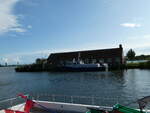 (254'505) - Hafen und Zoll am Peenestrom mit Motorschiff Rheiderland Karnin am 31.