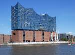 (275'344) - 836. Hafengeburtstag mit Schiffsparade am 9. Mai 2025 auf der Elbe in Hamburg