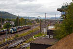 Blick auf den Rangierbahnhof Kreuztal am 14.09.2015:  Links ist die 365 695-6 (98 80 3365 695-6 D AVOLL) der Aggerbahn (Andreas Voll e.K., Wiehl), ex DB V 60 695, ex DB 261 695-1 sowie ex DB 361