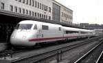 Der ICE (Intercity-Experimental) 410 001-2 und 410002-0 bei der Pr�sentation in Ulm am 12.12.1985.