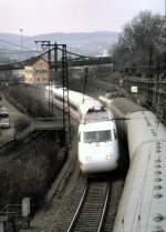 Der ICE (Intercity-Experimental) 410 001-2 und 410002-0 bei der Pr�sentation in Ulm am 12.12.1985.