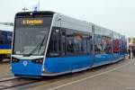 Vossloh Kiepe präsentierte auf der InnoTrans 2014 in Berlin (26.09.2014) auf dem Freigelände den fünfteiligen Tramlink 6N2 für die Rostocker  Straßenbahn AG, hier Triebwagen 608.
