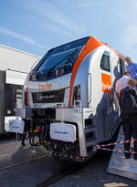Frontdetail der von Stadler auf der InnoTrans 2018 (hier 19.09.2018) in Berlin prsentierten sechsachsige Eurodual 159 003-3 (90 80 2159 003-3 D-HVLE) fr die Havellndische Eisenbahn AG (hvle).