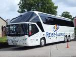 Neoplan Starliner von Schütz Reisedienst aus Deutschland in Sassnitz.