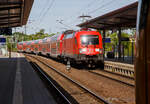 Die 182 015-8 (91 80 6182 025-7 D-DB) der DB Regio, mit dem RE 1 „Hanse-Express“ (Hamburg – Büchen – Schwerin – Bützow – Rostock Hbf), verlässt am 16