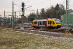 Der VT 208 (95 80 0640 108-6 D-HLB), ein Alstom Coradia LINT 27 der HLB, ex vectus VT 208, erreicht am kalten 18.12.2022 (4.