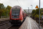 Bei einem kurzen starken Regenguss hat der RE 9 (rsx - Rhein-Sieg-Express) Aachen - Köln – Siegen, am 28 September 2024 den Bahnhof Kirchen/Sieg erreicht. Zuglok war die 146 001-3 (91 80 6146 001-3 D-DB) der DB Regio NRW.