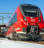 Mitte März 2013 lag sogar an der Sieg noch Schnee...
Der vierteiliger Bombardier Talent 2 Triebzug 442 754 / 254 fährt am 13.03.2013 als RE 9 - Rhein Sieg Express (RSX) Aachen - Köln - Siegen, vom Bahnhof Betzdorf/Sieg weiter in Richtung Siegen. Ja die Front ist nicht ganz im Bild, aber dafür alles scharf und sehr detailreich. 
Nochmals einen lieben Gruß an den freundlichen Lokführer zurück.
 Mitte März 2013 lag sogar an der Sieg noch Schnee...
Der vierteiliger Bombardier Talent 2 Triebzug 442 754 / 254 fährt am 13.03.2013 als RE 9 - Rhein Sieg Express (RSX) Aachen - Köln - Siegen, vom Bahnhof Betzdorf/Sieg weiter in Richtung Siegen. Ja die Front ist nicht ganz im Bild, aber dafür alles scharf und sehr detailreich. 
Nochmals einen lieben Gruß an den freundlichen Lokführer zurück.