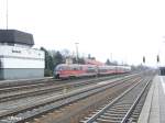 642 585-4 verlsst Buchloe mit den RE32738 Lindau RE32657 Oberstdorf.