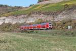 445 055-7 zieht als RE 55 RE4615 Frankfurt/Main - Würzburg kurz vor Himmelstadt.