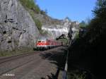 RB 32137 Neumarkt(Oberpfalz) - Regensburg zieht durch das Felsentor.