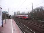 Zwei Tallents ziehen mit einer RB Kleve an Dsseldorf-Vlklingerstrasse vorbei.