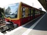 Berliner S-Bahn der BR 481 im Bahnhof Babelsberg in Potsdam am 03.09.2018.