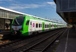 Der für die DB Regio AG – NRW fahrende und für die S-Bahn Rhein-Ruhr eingesetzte fünfteilige Stadler FLIRT 3 XL 3429 020 (94 80 3429 0020-5 D-STAP etc.) der ZV VRR Eigenbetrieb Fahrzeuge und Infrastruktur, hat am 24 Juni 2025 als S3 von Hattingen den Zielbahnhof Oberhausen Hauptbahnhof erreicht.

Der Stadler FLIRT ³ XL wurde 2019 von der Stadler Pankow GmbH in Berlin unter den Fabriknummern 42272 bis 42277 gebaut und an den Zweckverband Verkehrsverbund Rhein-Ruhr Eigenbetrieb Fahrzeuge und Infrastruktur geliefert. 

Stadler FLIRT 3 XL, fünfteilig, der Baureihe 3429:
Die Fahrzeuge der BR 3429 vom Typ STADLER Flirt 3 XL sind, in der sogenannten XL-Ausführung, mit 106.200 mm um 15,4 m länger als die normalen STADLER Flirt 3 (BR 1429), zudem haben diese 10 Türen pro Fahrzeugseite (anstatt 7). Der FLIRT verfügt über eine hohe Antriebsleistung (2.720 kW) und eine maximale Geschwindigkeit von 160 km/h. Die 5-Teiler haben 296 Sitzplätze der 2. Klasse, sowie 378 Stehplätze. 

Der VRR Auftrag umfasste die Lieferung von 41 Triebzügen des Typs FLIRT. Die Bestellung teilte sich auf in 17 dreiteilige und 24 fünfteilige Fahrzeuge. Beide Fahrzeugvarianten verfügen über längere Wagenkästen, der sogenannten XL-Ausführung (FLIRT 3 XL). Ergänzend wird Stadler auch die Instandhaltung der Fahrzeuge in den kommenden 30 Jahren verantworten. Die Fahrzeuge kommen auf den Strecken des S-Bahn-Netzes Rhein-Ruhr zum Einsatz. Der FLIRT verfügt über eine hohe Antriebsleistung und eine maximale Geschwindigkeit von 160 km/h. Der helle, freundliche Fahrgastbereich ist barrierefrei und bietet dem Betreiber individuelle Gestaltungsmöglichkeiten. Sie verfügen über bequemere Sitze, überwiegend in 4er-Sitzgruppen mit Vis-à-vis-Anordnung, Toiletten sowie Steckdosen zum Aufladen von Smartphones, Tablets oder Rechnern.

Technik:
•	Ausgelegt für die Verbandsfahrt von bis zu 3 Fahrzeugen
•	Automatische Mittelpufferkupplungen (Scharfenberg-Kupplung)
•	Leichtbauweise aus Aluminium
•	Redundante Antriebsausrüstung bestehend aus 2 Antriebssträngen mit je einem  ransformator, IGBT-Stromrichter und 2 Asynchronfahrmotoren
•	Luftgefederte Fahrwerke sorgen für die erforderliche Laufruhe
•	Die Fahrzeuge wurden in zwei unterschiedlichen Designs ausgeliefert (S-Bahn Rhein-Ruhr Design [grün/weß] sowie Regiobahn Design [rot/weiß])

Komfort:
•	Klare Trennung von Mehrzweckbereichen für den Fahrradtransport sowie für die Beförderung von Rollstuhlfahrern
•	12 Fahrradstellplätze
•	2 extrabreite zweiflügelige Schwenkschiebetüren je Wagenkasten
•	Klimatisierter Fahrgastraum und Fahrerraum
•	1 geschlossenes WC-System je EMU3 bzw. 2 geschlossene WC-Systeme je EMU5
•	Einstiegshöhe 780 mm
•	Modernes Fahrgastinformationssystem
•	Passagier-WLAN im ganzen Fahrgastraum

TECHNISCHE DATEN (BR 3427 - Stadler FLIRT 3 XL, fünfteilig):
Spurweite: 1.435 mm (Normalspur)
Achsanordnung: Bo' 2' 2' 2' 2' Bo'
Länge über Kupplung: 106.200 mm
Fahrzeugbreite: 2.820 mm
Fahrzeughöhe: 4.270 mm
Fußbodenhöhe Niederflur: 780 mm
Fußbodenhöhe Hochflur: 1.150 mm
Einstiegsbreite: 1.800 mm je Tür 
Anzahl der Türen je Fahrzeugseite: 10
Sitzplätze: 296 (2. Klasse)
Stehplätze (4 Pers./m²): 378
Dienstgewicht: 
Achsabstand im Drehgestell: 2.700 mm
Lauf- und Triebraddurchmesser: 870 mm (neu)
Höchstgeschwindigkeit: 160 km/h
Max. Leistung am Rad: 2.720 kW
Dauerleistung am Rad: 2.000 kW
Max. Anfahrbeschleunigung: 1,2 m/s²
Kupplung: Scharfenbergkupplung (Schaku) Typ 10

Quellen (Technik): Stadler Rail
