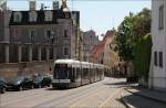 . Eine CityFlex-Stra�enbahn erklimmt den Milchberg in Augsburg. 26.05.2012 (Matthias)