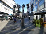 (264'405) - G�bel-Skulptur Unzeitgem�sse Zeitgenossen am 9.