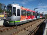 Straßenbahn / Stadtverkehr; Hannover;      Typ 2500 Nr.2512 von LHB Baujahr 1997 in Hannover-lahe am 28.04.2015.