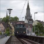 720-schwarzwaldbahn/775554/krokodilalarm-am-seerueckfahrt-194-088-auf Krokodilalarm am See.

Rückfahrt 194 088 auf der Konstanzer Rheinbrücke. Mai 2022. 