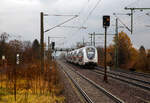 Steuerwagen voraus fährt am 07.12.2022 ein IC 2 (Doppelstock-IC) der DB Fernverkehr AG durch Dresden-Strehlen in Richtung Dresden Hbf.