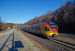 Der fünfteilige Stadler FLIRT 429 541 / 041 der HLB (Hessischen Landesbahn), fährt am 21.12.2021, als RE 99 (Siegen – Gießen), vom Bahnhof Dillbrecht an der Dillstrecke (KBS 445),