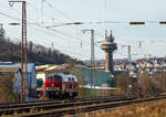 Die 218 155-0 (92 80 1218 155-0 D-NESA) der NeSA Eisenbahn-Betriebsgesellschaft Neckar-Schwarzwald-Alb mbH, ex DB 218 155-0, fährt am 20.02.2021 als Lz durch Siegen (Kaan-Marienborn) in Richtung