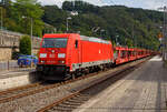 Die 185 338-1 (91 80 6185 338-1 D-DB) der DB Cargo fährt am 20 August 2024 mit einem leeren Autotransportzug (Wagen der DB Cargo Logistics GmbH, ex ATG) durch den Bahnhof Kirchen (Sieg) in Richtung Siegen.

Die TRAXX F140 AC2 wurde 2008 von der Bombardier Transportation GmbH in Kassel unter der Fabriknummer 34203 gebaut.
