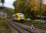 Der VT 205 ABp (95 80 0640 105-2 D-HEB), ein Alstom Coradia LINT 27 der HLB (Hessische Landesbahn) / 3LänderBahn fährt am 16 Oktober 2025, als RB 90  Westerwald-Sieg-Bahn  (Siegen - Betzdorf/Sieg – Au/Sieg – Altenkirchen/Westerwald – Westerburg – Limburg/Lahn) vom Bahnhof Kirchen/Sieg weiter in Richtung Betzdorf. Diese Triebwagen sind, gegenüber der HLB Güterlok 275 024-8 (alias DG 1131) vom Typ MaK G 1206, hier auf der Siegstecke Alltag.
Der LINT 27 wurde 2004 von ALSTOM Transport Deutschland GmbH (vormals LHB - Linke-Hofmann-Busch GmbH) in Salzgitter-Watenstedt unter der Fabriknummer 1187-005 gebaut und als VT 205 an die vectus Verkehrsgesellschaft mbH geliefert. Mit dem Fahrplanwechsel zum Dezember 2014 wurden alle Fahrzeuge der vectus von der HLB übernommen. Der VT 205 ABp (95 80 0640 105-2 D-HEB), ein Alstom Coradia LINT 27 der HLB (Hessische Landesbahn) / 3LänderBahn fährt am 16 Oktober 2025, als RB 90  Westerwald-Sieg-Bahn  (Siegen - Betzdorf/Sieg – Au/Sieg – Altenkirchen/Westerwald – Westerburg – Limburg/Lahn) vom Bahnhof Kirchen/Sieg weiter in Richtung Betzdorf. Diese Triebwagen sind, gegenüber der HLB Güterlok 275 024-8 (alias DG 1131) vom Typ MaK G 1206, hier auf der Siegstecke Alltag.
Der LINT 27 wurde 2004 von ALSTOM Transport Deutschland GmbH (vormals LHB - Linke-Hofmann-Busch GmbH) in Salzgitter-Watenstedt unter der Fabriknummer 1187-005 gebaut und als VT 205 an die vectus Verkehrsgesellschaft mbH geliefert. Mit dem Fahrplanwechsel zum Dezember 2014 wurden alle Fahrzeuge der vectus von der HLB übernommen.