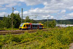 Der VT 210 ABp (95 80 0640 110-2 D-HEB), ein Alstom Coradia LINT 27 der HLB (Hessische Landesbahn), ex Vectus VT 210, hat am 07 Juni 2026 den Bahnhof Scheuerfeld/Sieg verlassen und f�hrt nun, RB 90  Westerwald-Sieg-Bahn  (Limburg/Lahn - Westerburg – Altenkirchen - Au/Sieg – Betzdorf - Siegen), weiter in Richtung Siegen. N�chster Halt ist Betzdorf/Sieg.

Der Verbrennungstriebwagen (VT) wurde 2004 von ALSTOM Transport Deutschland GmbH (vormals LHB) in Salzgitter-Watenstedt unter der Fabriknummer 1187-010 f�r die vectus Verkehrsgesellschaft mbH gebaut, mit dem Fahrplanwechsel am 14.12.2014 wurden alle Fahrzeuge der vectus nun Eigentum der HLB.
