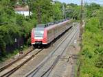 425 307-8 fährt in Kürze in Ulm Hbf ein, am 19.05.2012.