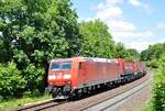 185 018-9 mit Winner Sattelaufliegerzug bei Ulm am 06.06.2013.