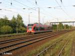 646 013 rollt langsam an den Bahnsteig in Saamund.