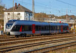 Der ET 22 2103  Essen  (94 80 0426 102-0 D-ABR / 94 80 0826 102-6 D-ABR), ex ET 22 002, ein 2-teiliger Stadler FLIRT der Abellio Rail NRW abgestellt am 12.11.2021 im Hauptbahnhof Siegen.