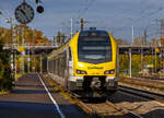 Der Go-Ahead ET 5.19 ein fünfteiliger Stadler FLIRT³ der Baureihe 1429 erreicht am 26.10.2021, als MEX 16 „Filstalbahn“ (ex RB 16) Ulm-Stuttgart, den Bahnhof Göppingen.