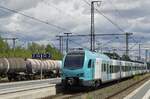 Der Eurobahn-Flirt 3 ET 4.07 fährt am 20.07.2023 aus Bad Bentheim in Richtung Hengelo/NL aus