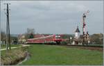 Zwei DB Dieseltreibzüger der BR 611 sind bei Neunkrich auf dem Weg nach Basel.