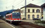 Im August 1998 verläßt der 627 007-8 den Bahnhof Hausach an der Schwarzwaldbahn in Richtung Freudenstadt