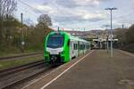Als Zug der Linie S9 nach Haltern hat 3429 012 am 03.04.21 in Wuppertal-Sonnborn gehalten und wartet nun darauf, dass der Gegenzug die eingleisige Einfdelung der Essener Strecke in die Ortsgleise bei